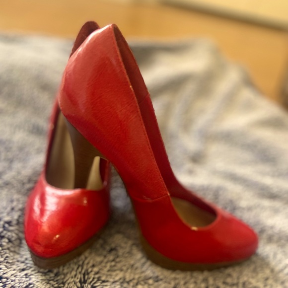 Red Pumps - Picture 1 of 3